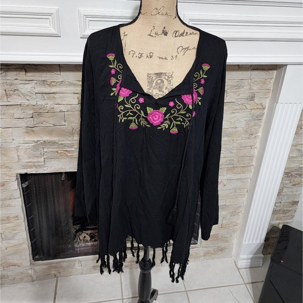 Karen Kane Boho Black and Pink Embroidered Roses Peasant‎ Blouse Plus Size 2X